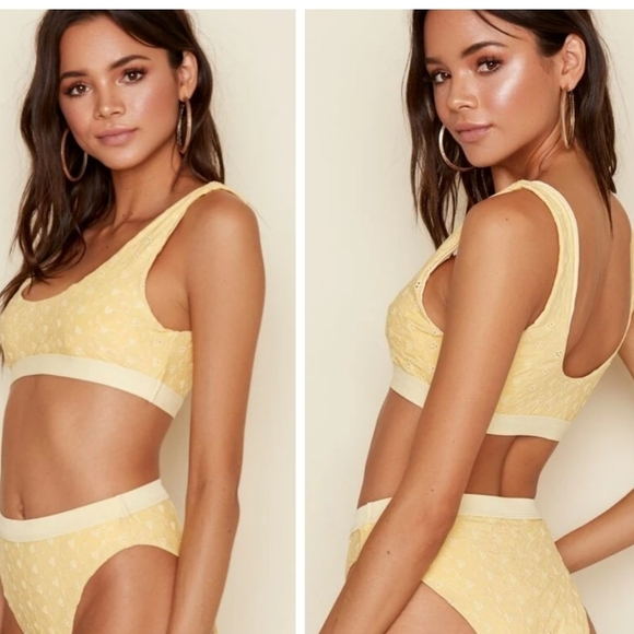 DIPPIN' Daisy's yellow eyelet bikini size M - Picture 2 of 15